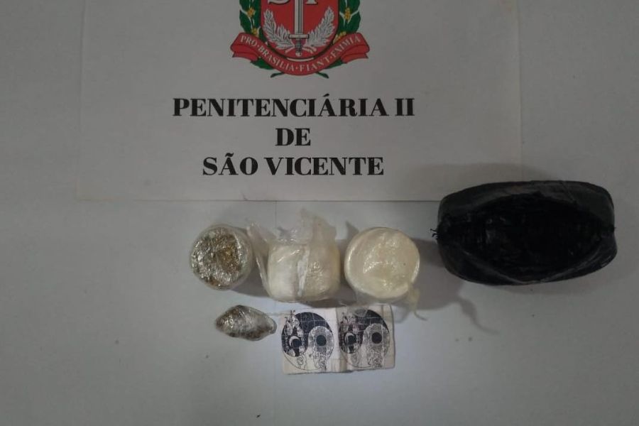 Mulheres Tentam Entrar Em Penitenci Ria Drogas Escondidas Em Roupa