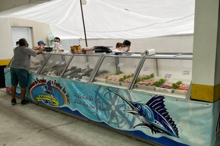 Feira dentro de condomínio em Santos