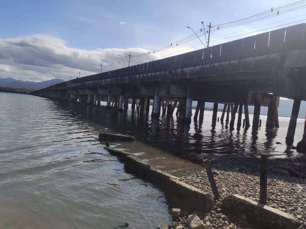 Obras Ponte dos Barreiros em São Vicente