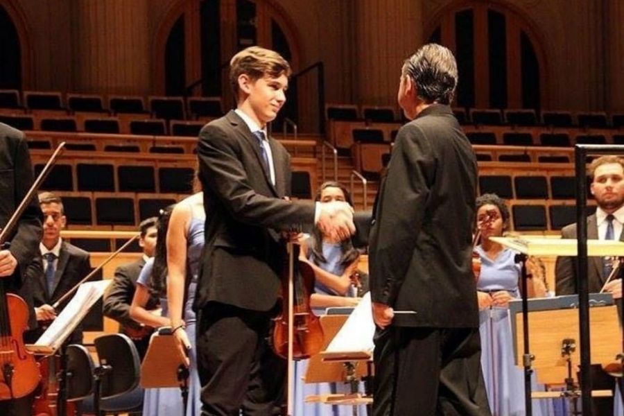 Violinista de Santos é aprovado em universidade inglesa e faz vaquinha para estudar