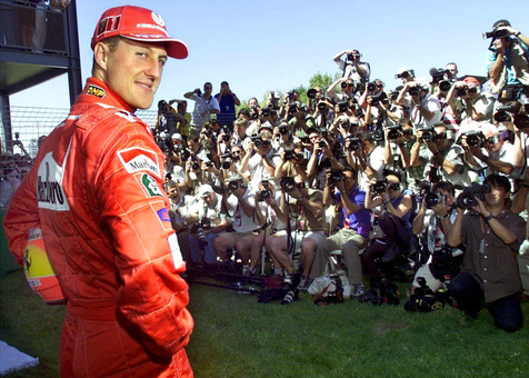 Michael Schumacher fotografato a Melbourne nel 2001. ANSA / Gero Breloer