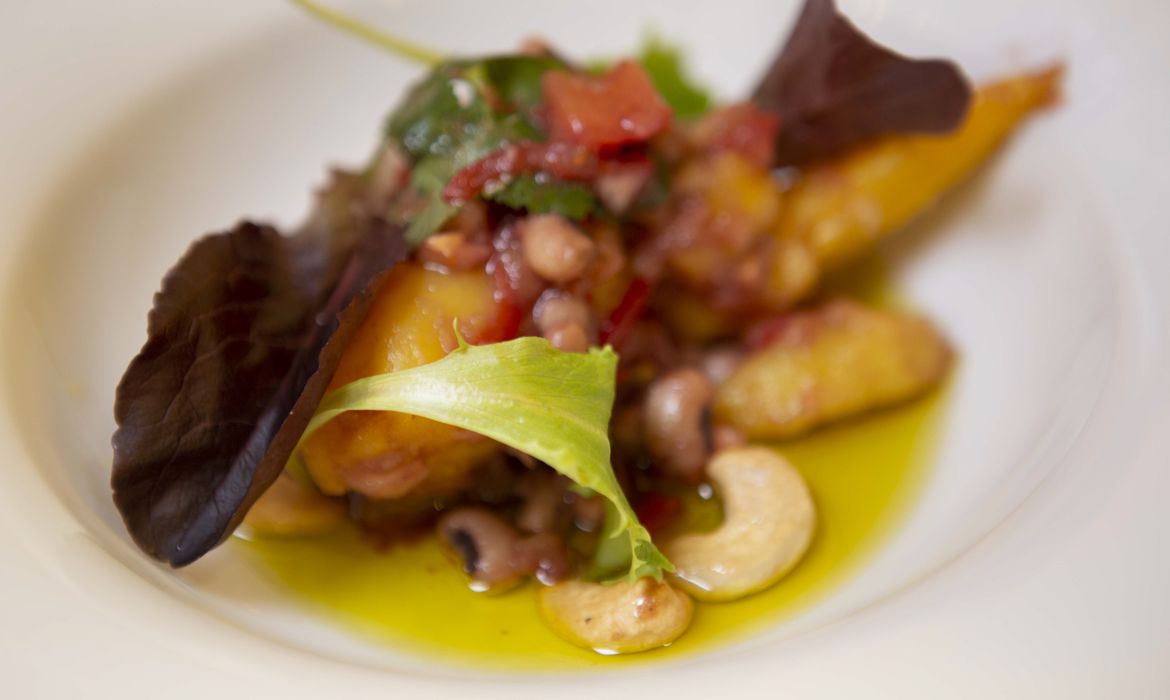 Brasileiros participam de evento de gastronomia em Lyon, na França.