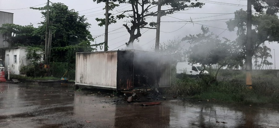 Incêndio contêiner Terminal Pesqueiro em Santos