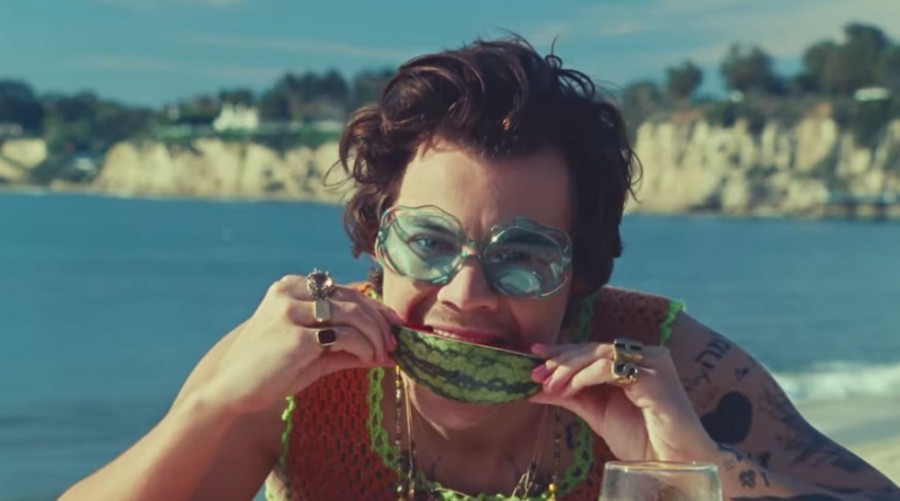 Harry Styles revela significado do sucesso 'Watermelon Sugar
