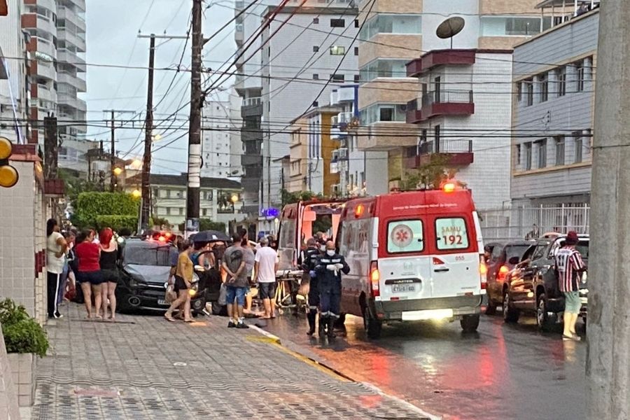 Colisão entre dois carros deixa feridos em Praia Grande