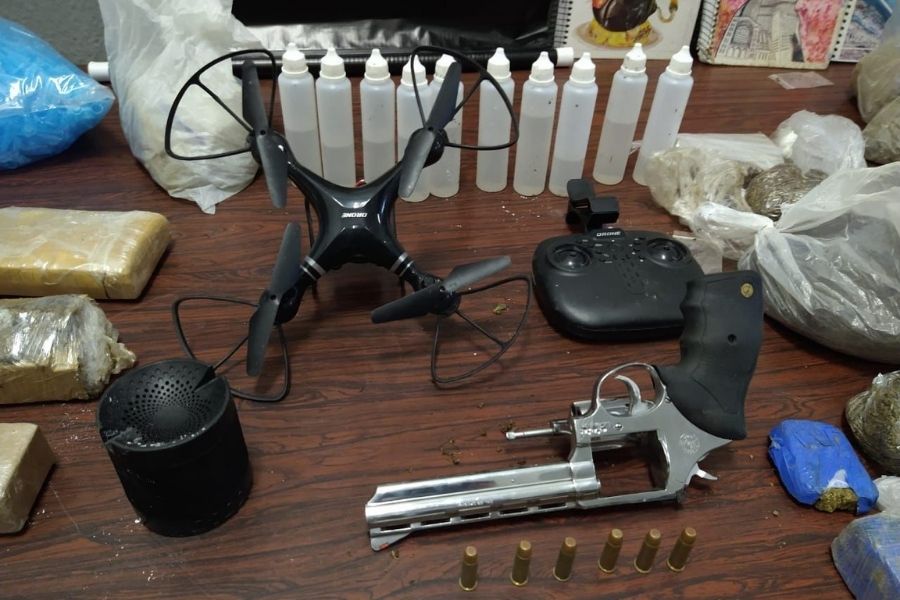 Depósito de drogas é encontrado pela Polícia Civil no Monte Serrat, em Santos