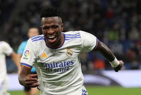 epa09549917 Real Madrid's forward Vinicius Junior reacts during the Spanish LaLiga soccer match between Real Madrid and CA Osasuna at Santiago Bernabeu stadium in Madrid, Spain, 27 October 2021.  EPA/JUANJO MARTIN