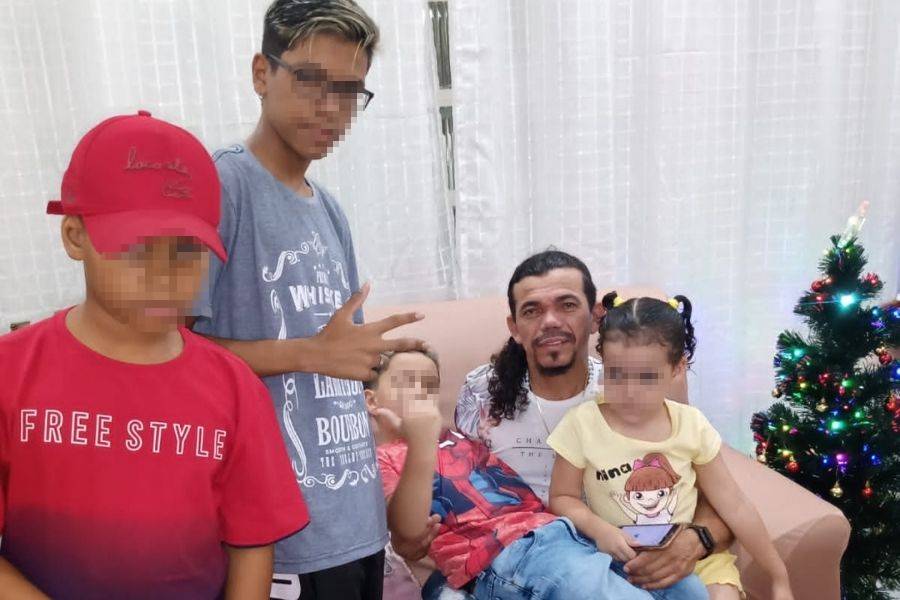 Gilvan Pereira da Silva com os filhos