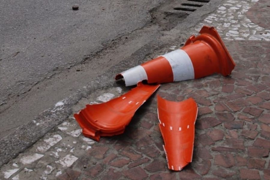 Motorista invade pista de Triathlon em alta velocidade em Santos