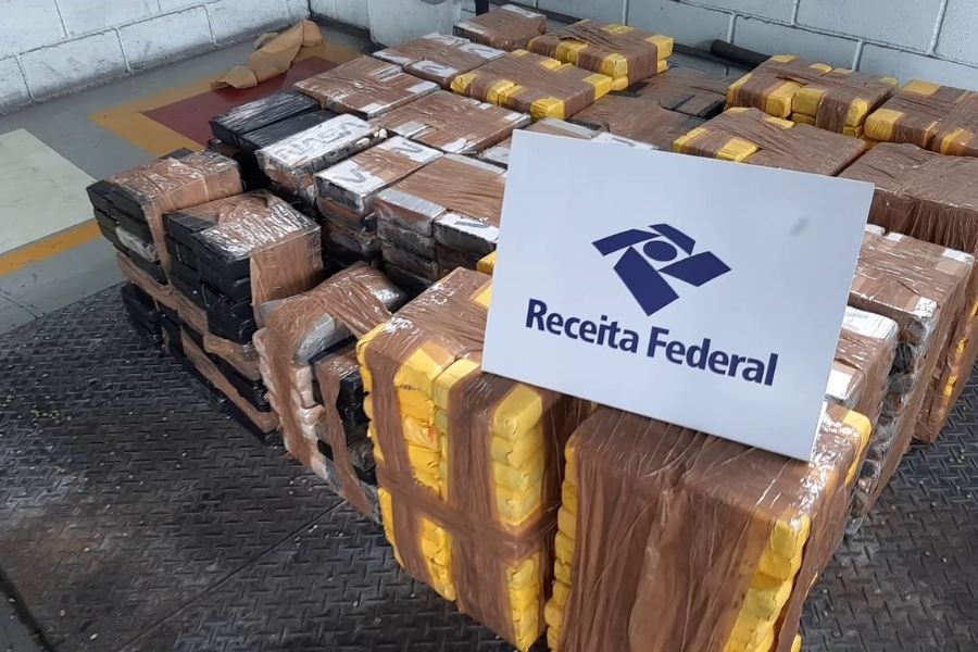 Receita Federal apreende cocaína no Porto de Santos em carga de café