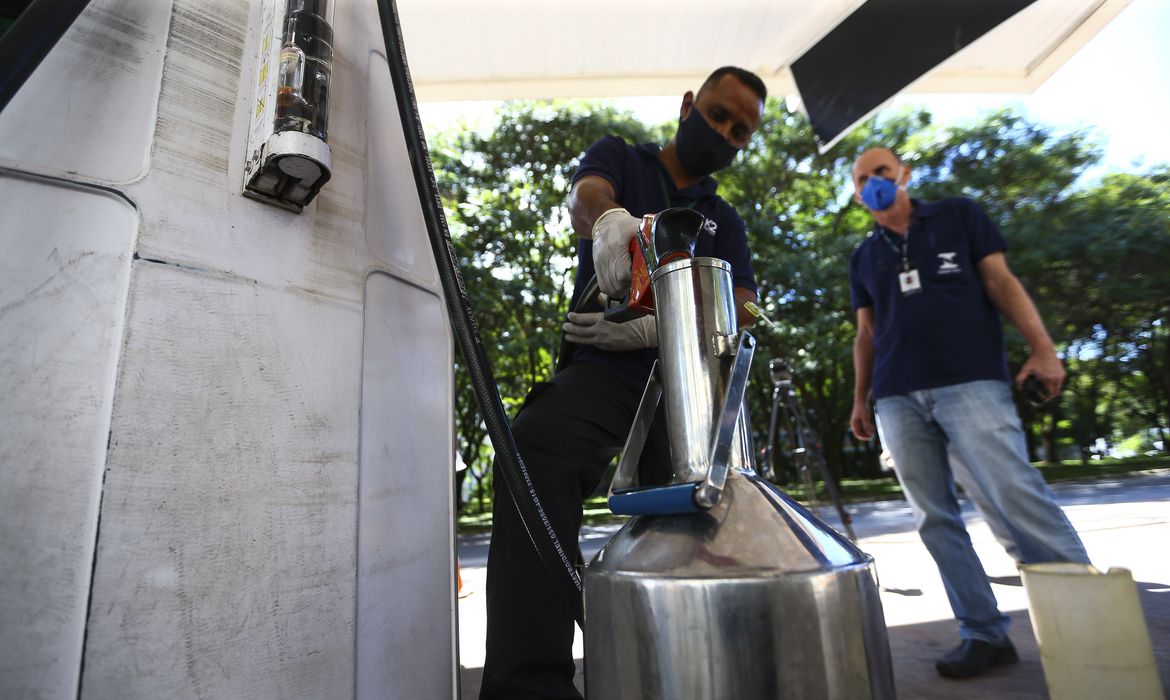 Força-tarefa integrada pela Agência Nacional do Petróleo, Gás Natural e Biocombustíveis (ANP), Procon e Inmetro fiscaliza postos revendedores de combustíveis em Brasília.