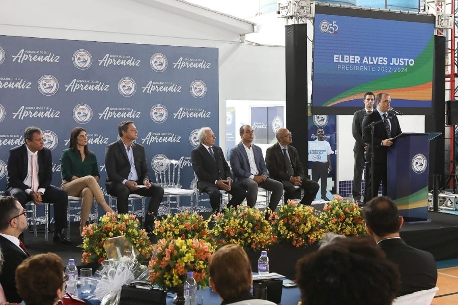 Elber Justo toma posse como novo presidente do Camps Santos