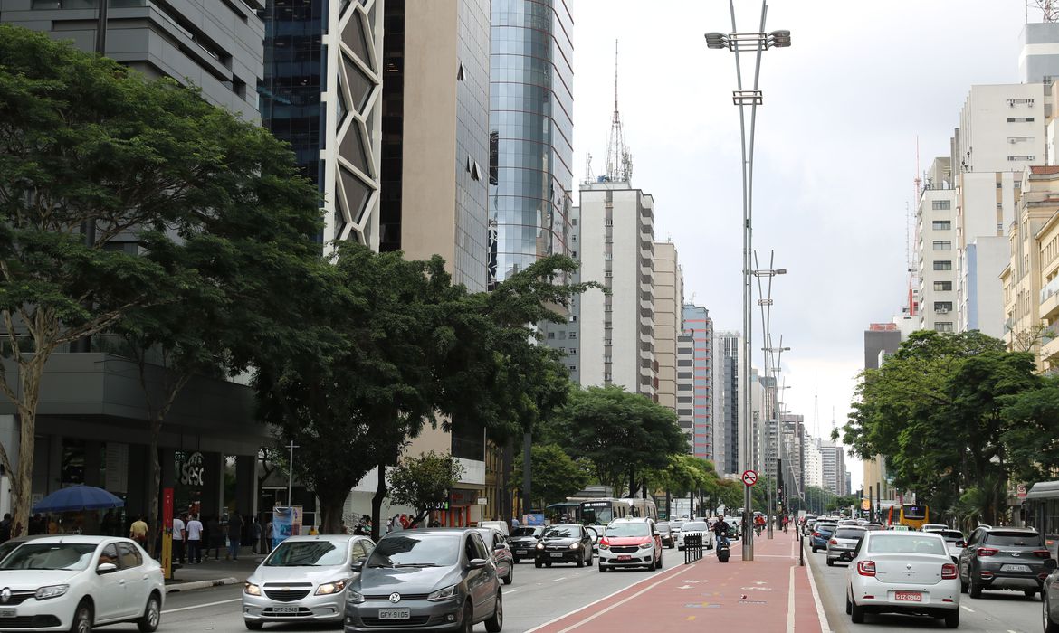 São Paulo - Avenida Paulista completa 129 anos.