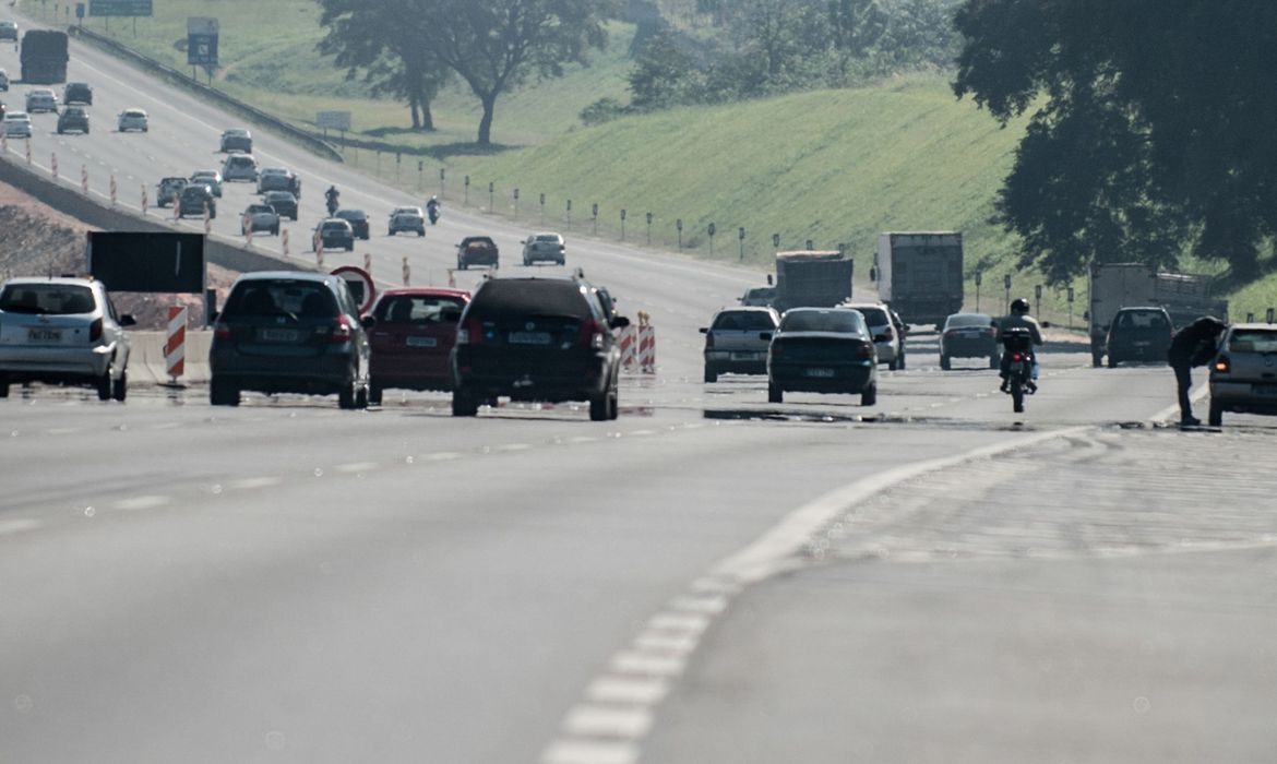 Rodovias de acesso ao litoral devem receber até 115 mil veículos no feriado de Consciência Negra