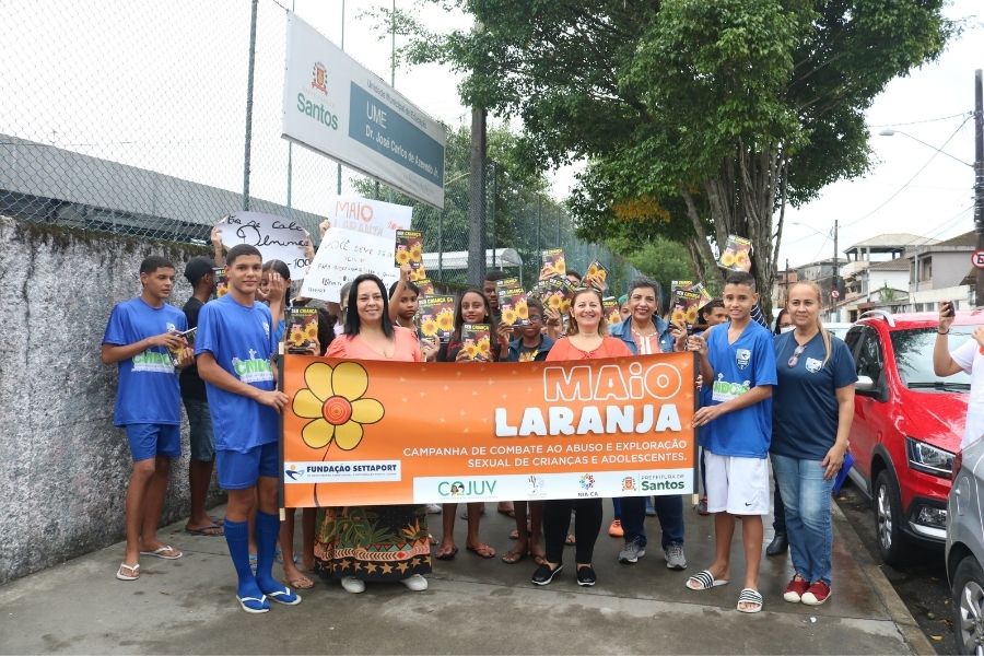 Maio laranja ação escola em Santos
