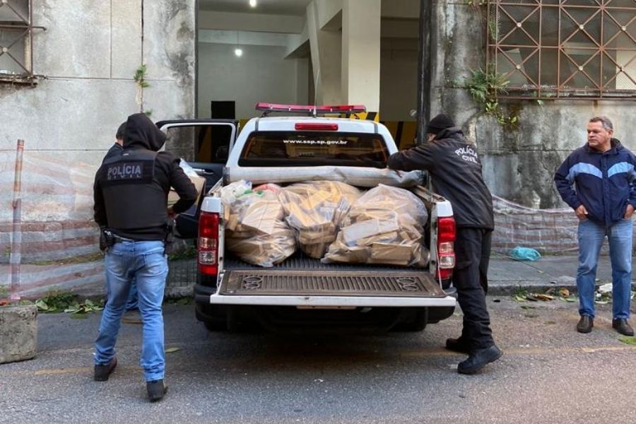 Polícia incinera mais de quatro toneladas de drogas apreendidas na região