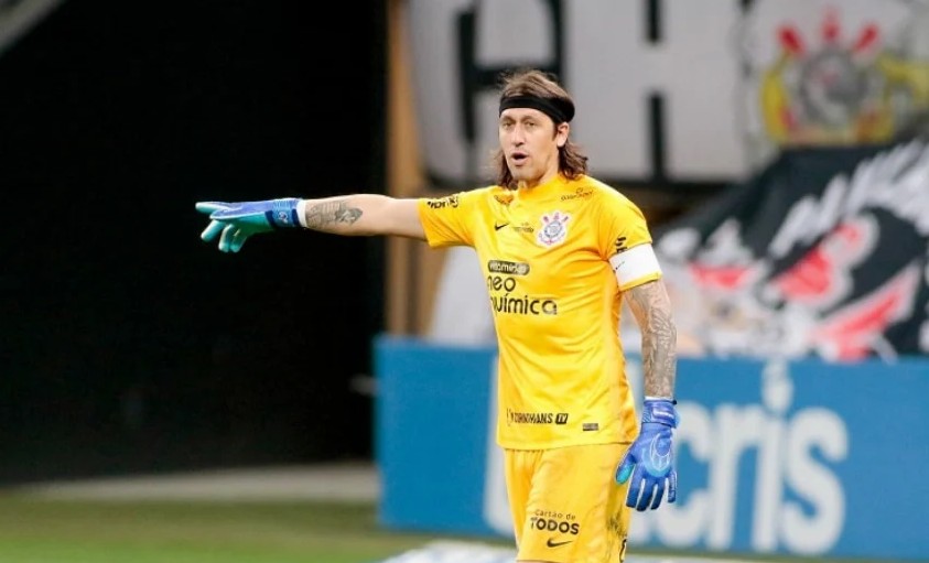 Corinthians faz oferta para renovar com Cássio; Cruzeiro espera por goleiro