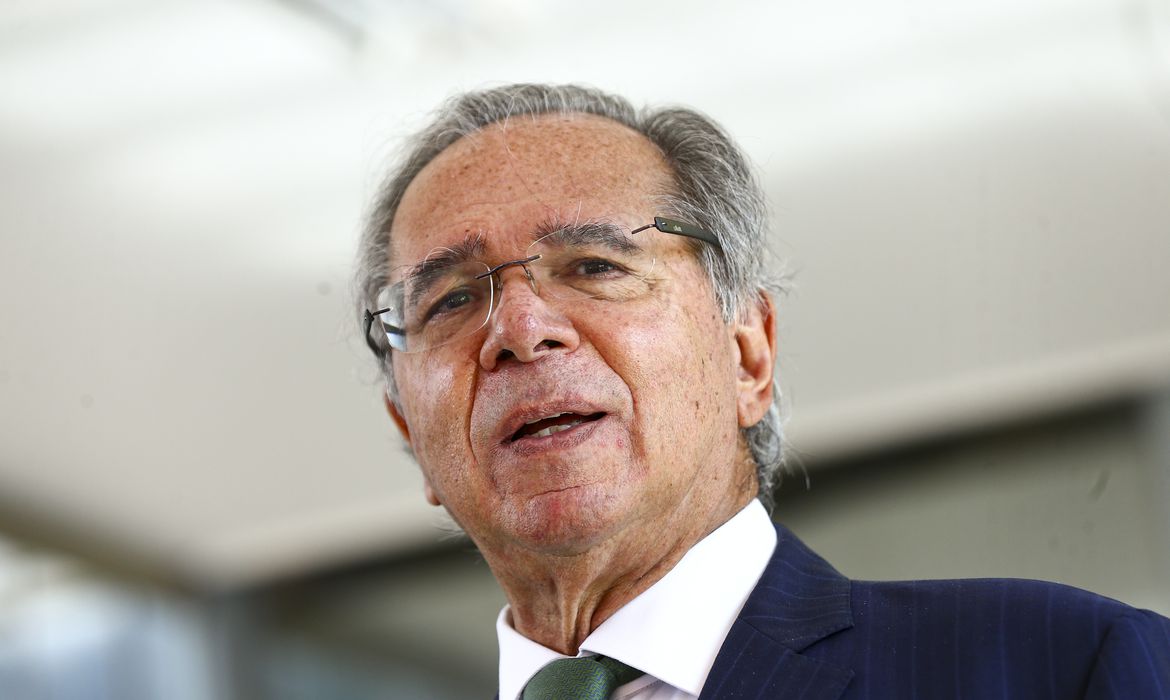 O ministro da Economia, Paulo Guedes, durante entrevista coletiva.