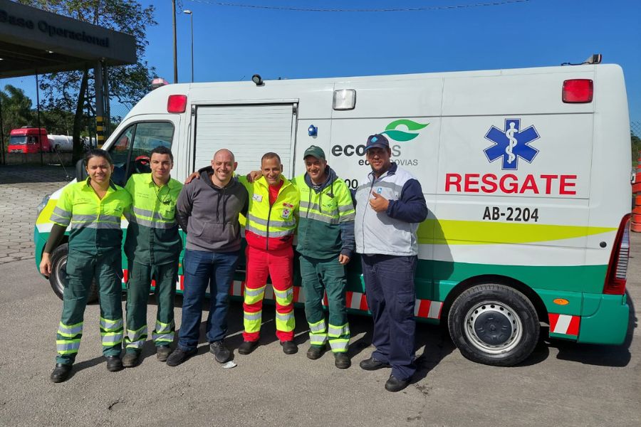 Equipe da Ecovias realiza parto