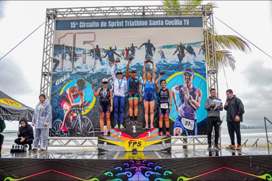 Sprint Triathlon Santa Cecília TV premia campeões na 3ª etapa em Guarujá