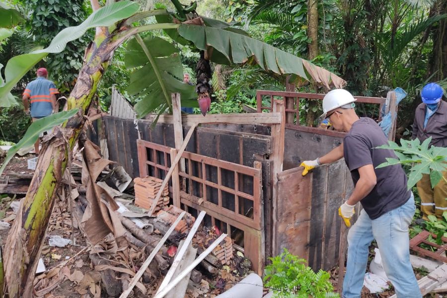 Construções irregulares em área de proteção ambiental são demolidas em Guarujá