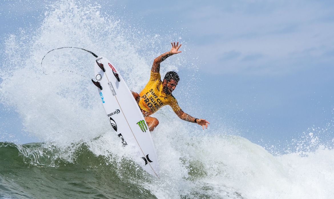 PUNTA ROCA, LA LIBERTAD, EL SALVADOR - JUNE 17: Filipe Toledo of Brazil surfs in Heat 2 of the Semifinals at the Surf City El Salvador Pro on June 17, 2022 at Punta Roca, La Libertad, El Salvador. (Photo by Pat Nolan/World Surf League)