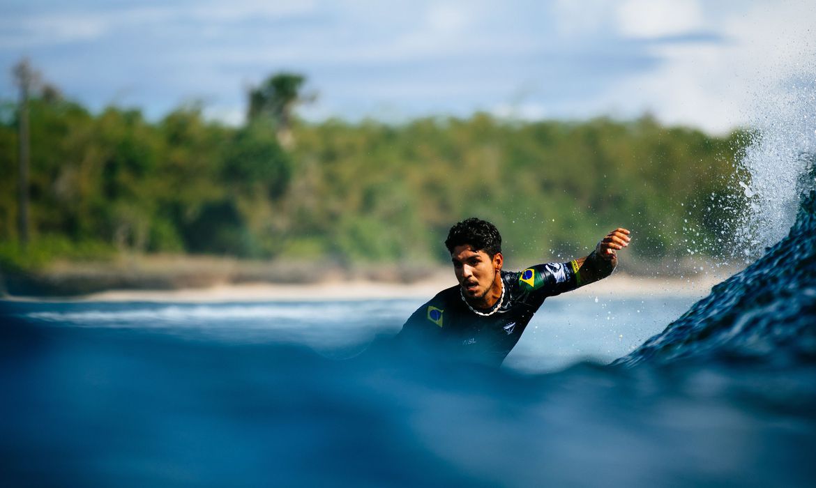 G-LAND, BANYUWANGI, INDONESIA - JUNE 3: Three-time WSL Champion Gabriel Medina of Brazil surfs in Heat 2 of the Round of 16 at the Quiksilver Pro G-Land on June 3, 2022 at G-Land, Banyuwangi, Indonesia. (Photo by Ed Sloane/World Surf League)