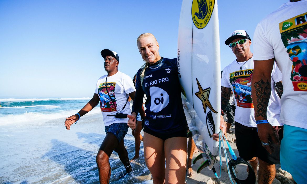 SAQUAREMA, RIO DE JANEIRO, BRAZIL - JUNE 23: Tatiana Weston-Webb of Brazil after surfing in Heat 2 of the Opening Round at the Oi Rio Pro on June 23, 2022 at Saquarema, Rio de Janeiro, Brazil. (Photo by Thiago Diz/World Surf League)