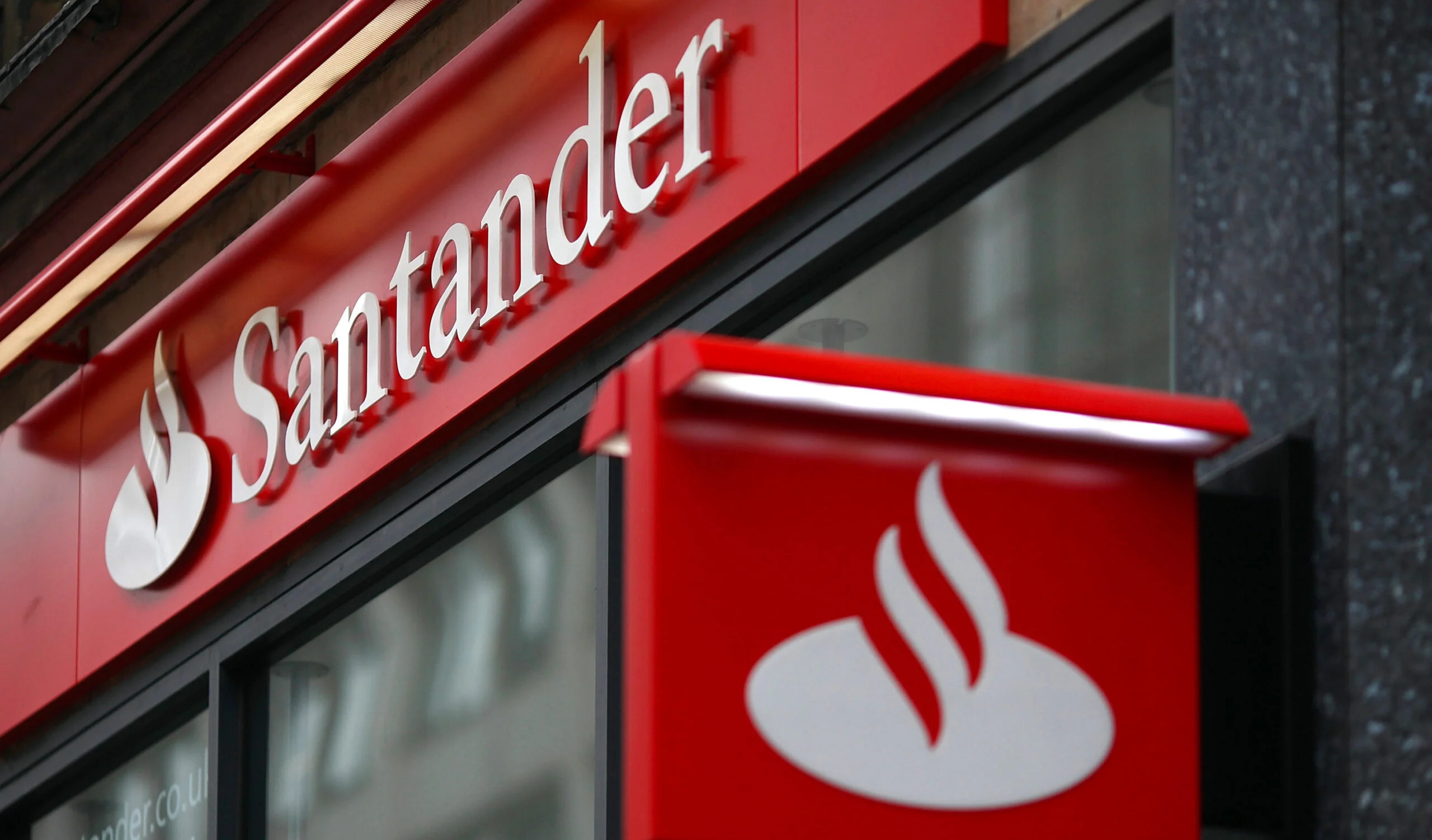 Banco Santander vai funcionar com novo horário