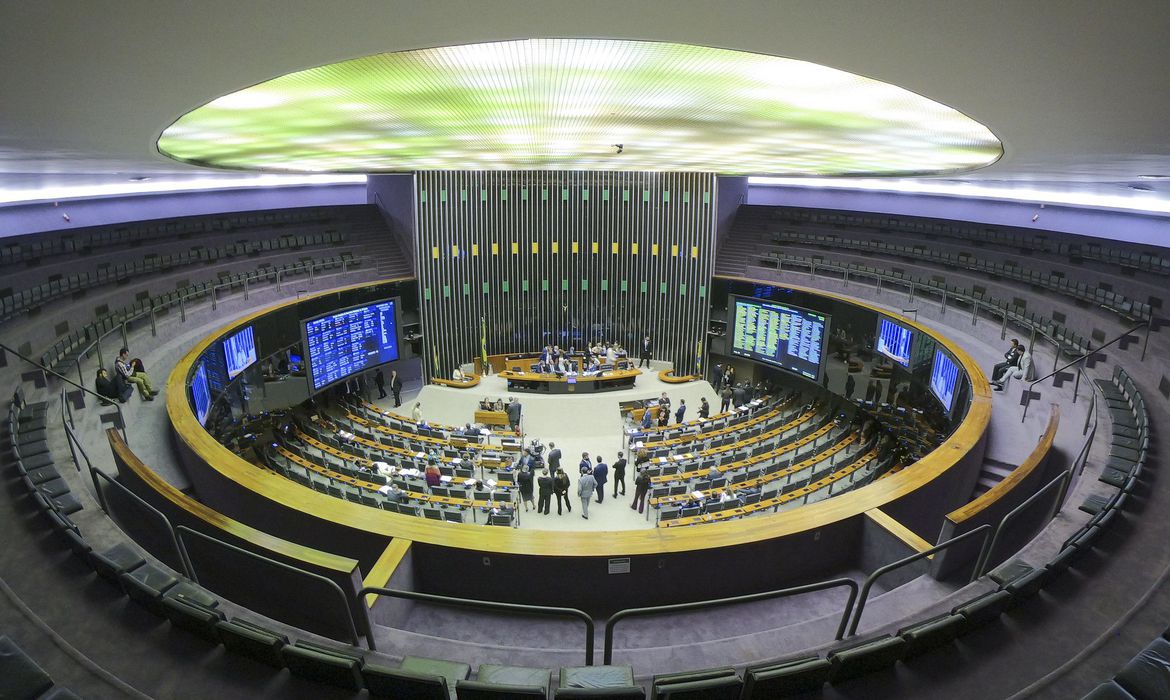 Câmara dos Deputados vota nesta quarta-feira (13) a PEC de benefícios sociais