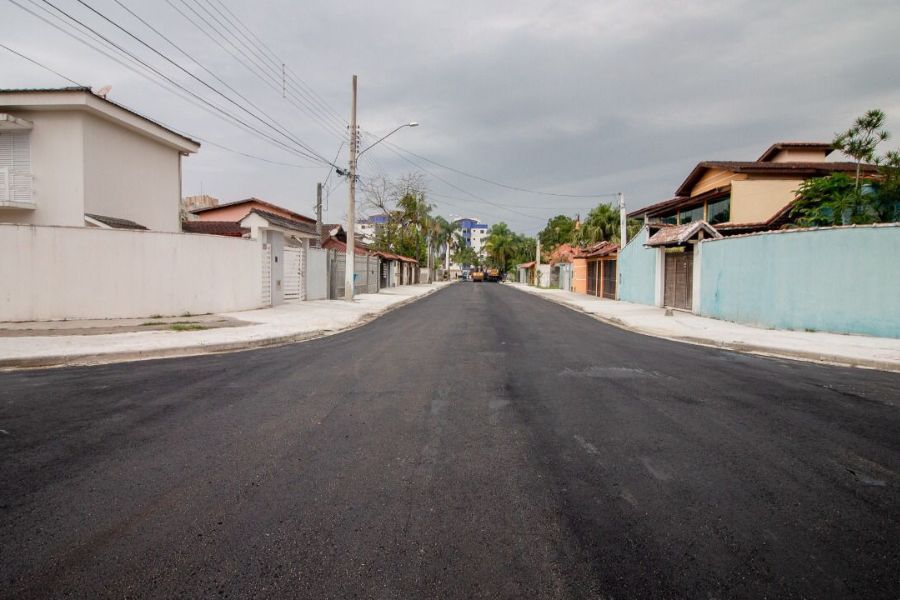 Ruas do Rio da Praia, em Bertioga, são pavimentadas e bairro terá nova Vila do Bem