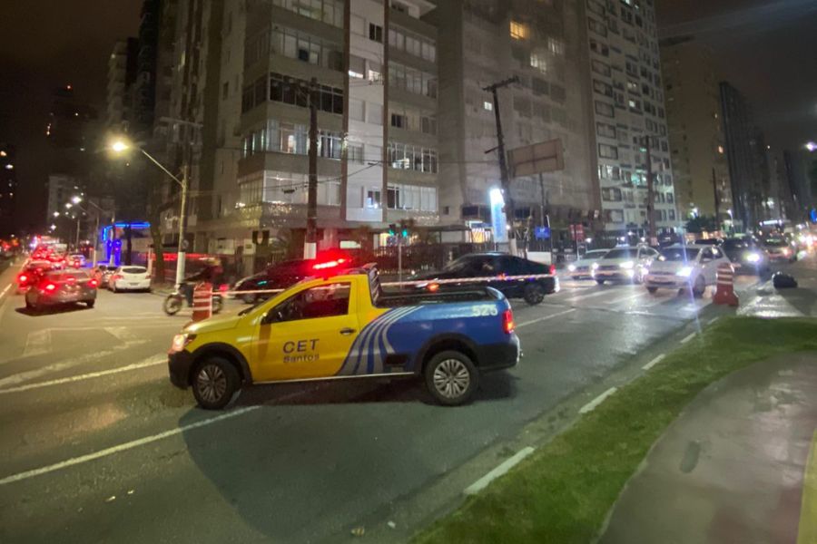 Incêndio atinge apartamento na orla da Boqueirão, em Santos; VÍDEO