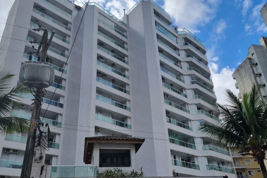 Quadrilha armada invade condomínio em Guarujá e rouba apartamentos; VÍDEO