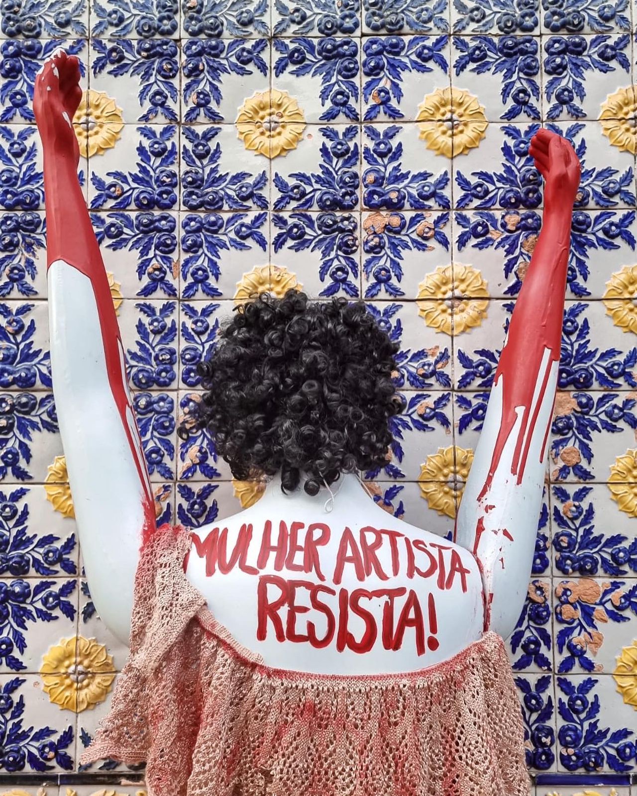 Artista tem intervenção retirada em Santos