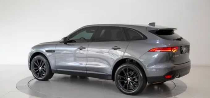 Quadrilha do Jeep sequestra casal de empresários e rouba Jaguar em Santos