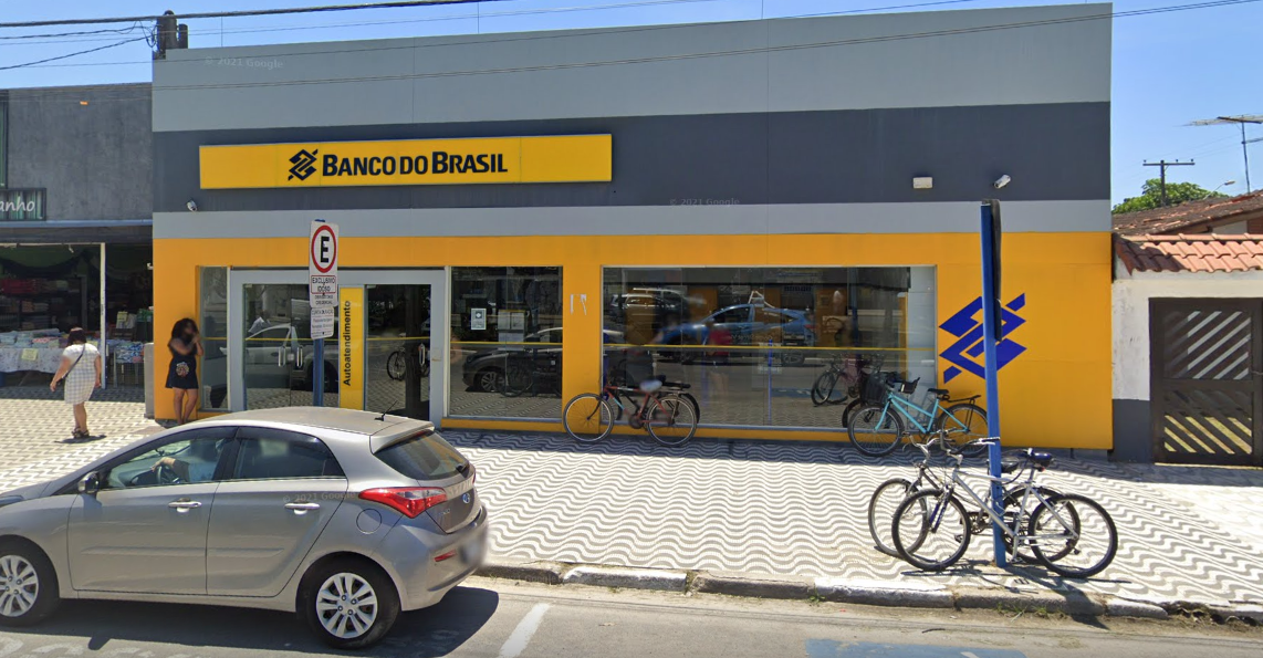 Bandidos assaltam banco, fogem pelo telhado e são presos; Vídeo