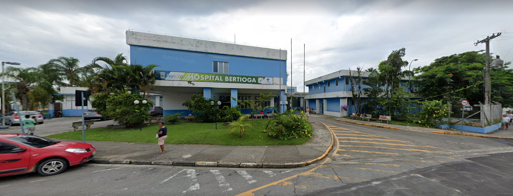 Adolescente aguarda vaga de UTI para tratamento de broncoaspiração