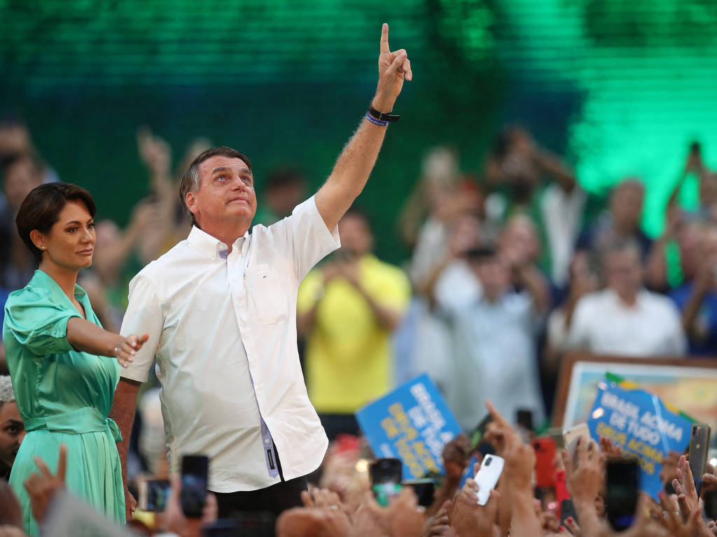 Mais de um terço dos palanques de Bolsonaro esconde o presidente nas redes sociais 