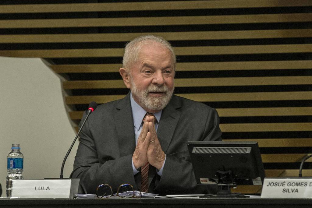 Aperto financeiro freou viagens e marcou pré-campanha de Lula
