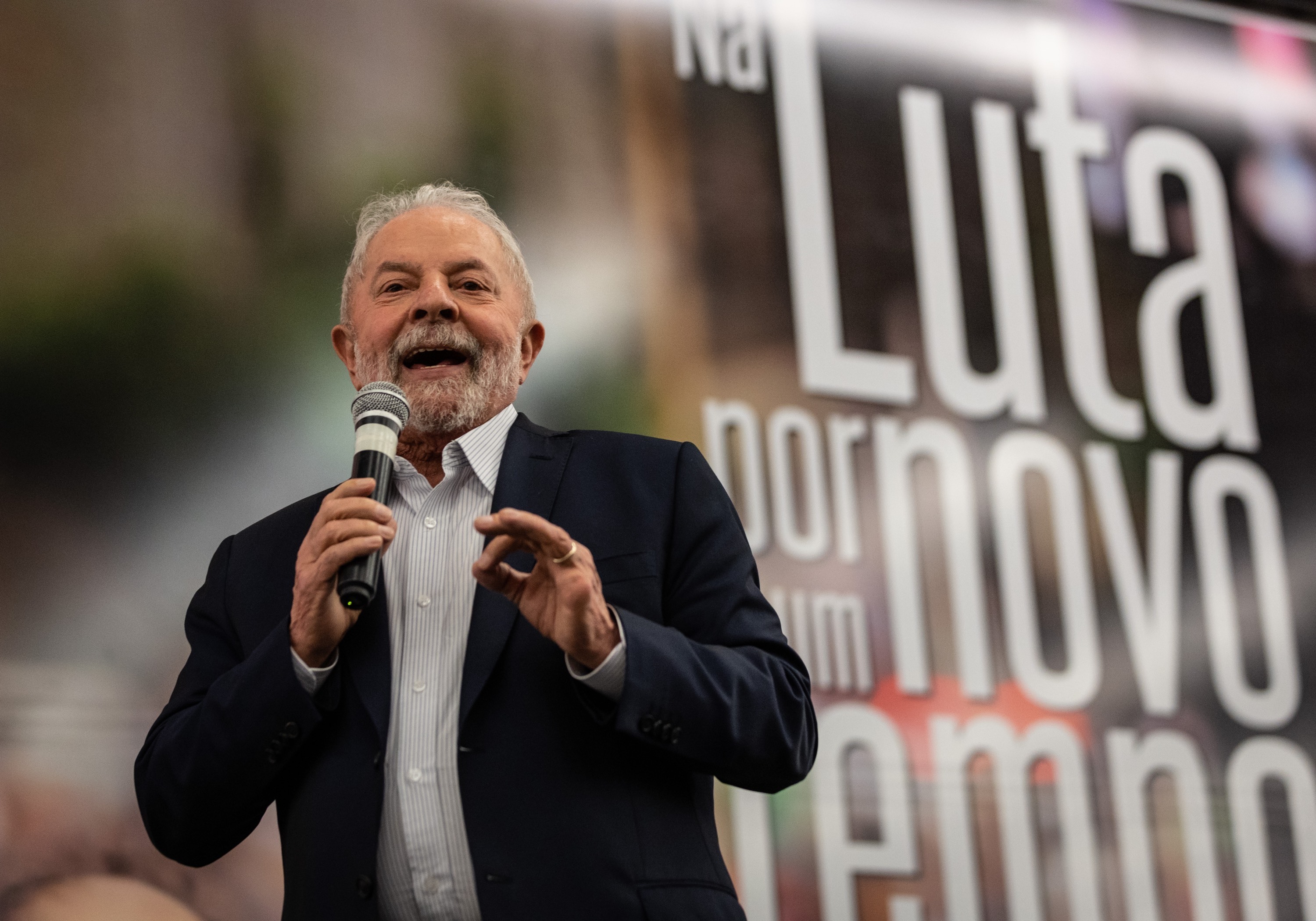 Lula foca em evangélicos, combate à fome e em contenção de rival 