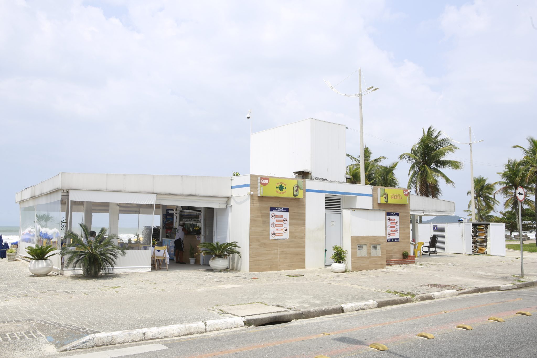 Quiosqueiros assinam adesão ao projeto "Recicla Guarujá" nesta terça-feira