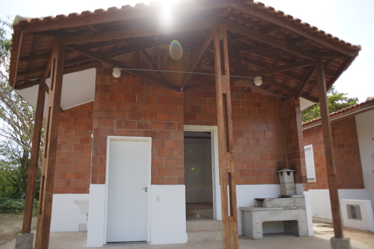 Bertioga entrega primeiras casas de conjunto habitacional indígena
