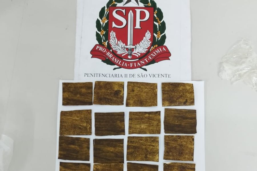 Mulheres tentam entrar em penitenciária com drogas escondidas em roupa íntima e no corpo