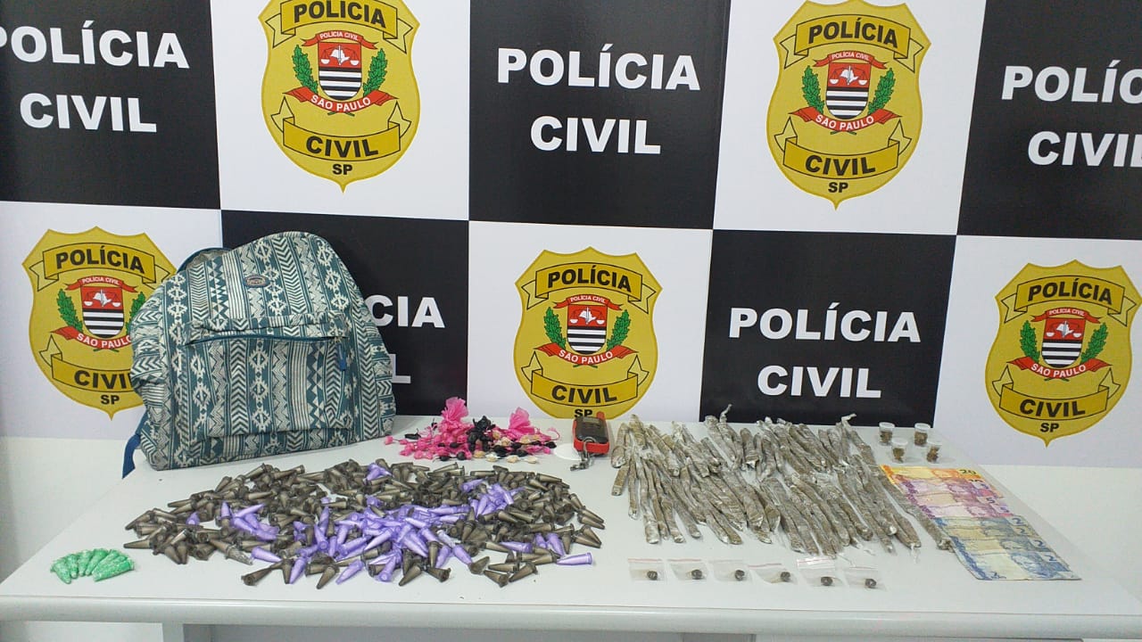 Dois homens são presos durante contabilidade das drogas