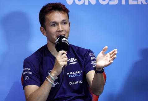 epa10056897 Thai Formula One driver Alex Albon of Williams Racing

 attends the press conference of the Formula One Grand Prix of Austria at the Red Bull Ring in Spielberg, Austria, 07 July 2022.  EPA/RONALD WITTEK