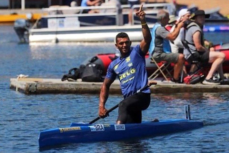 Isaquias Queiroz vence etapa da Copa do Mundo de canoagem, na Hungria