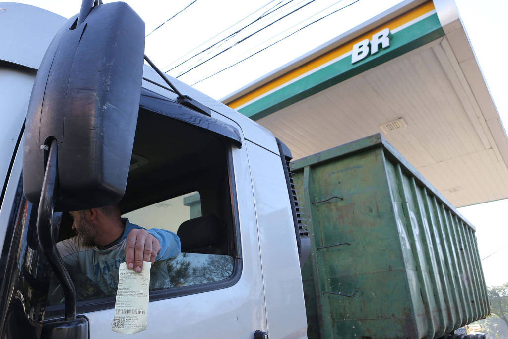 Preço da gasolina cai 1,4% na semana, para R$ 4,81, diz ANP 