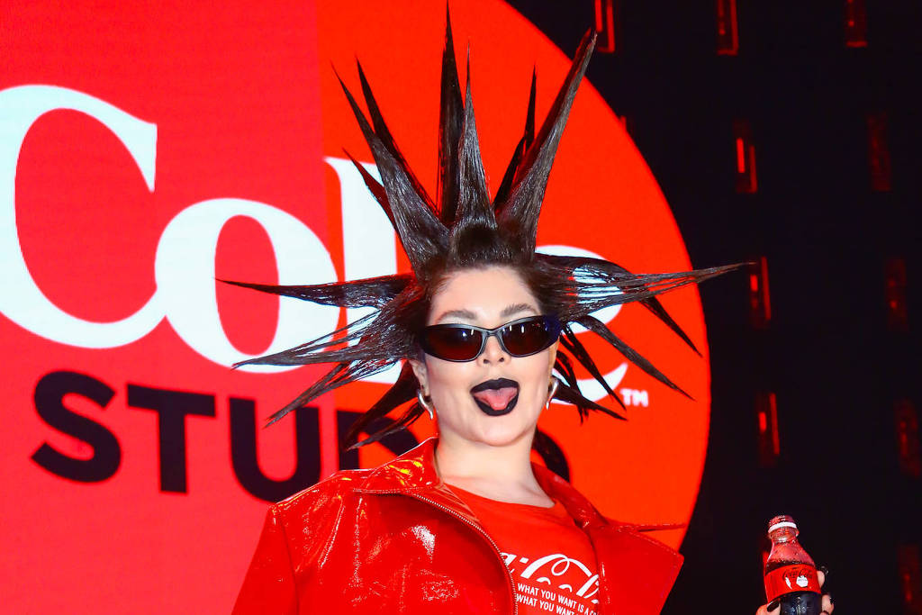 'Adoro virar meme, sou da internet e essas zoações fazem parte', diz Gkay 