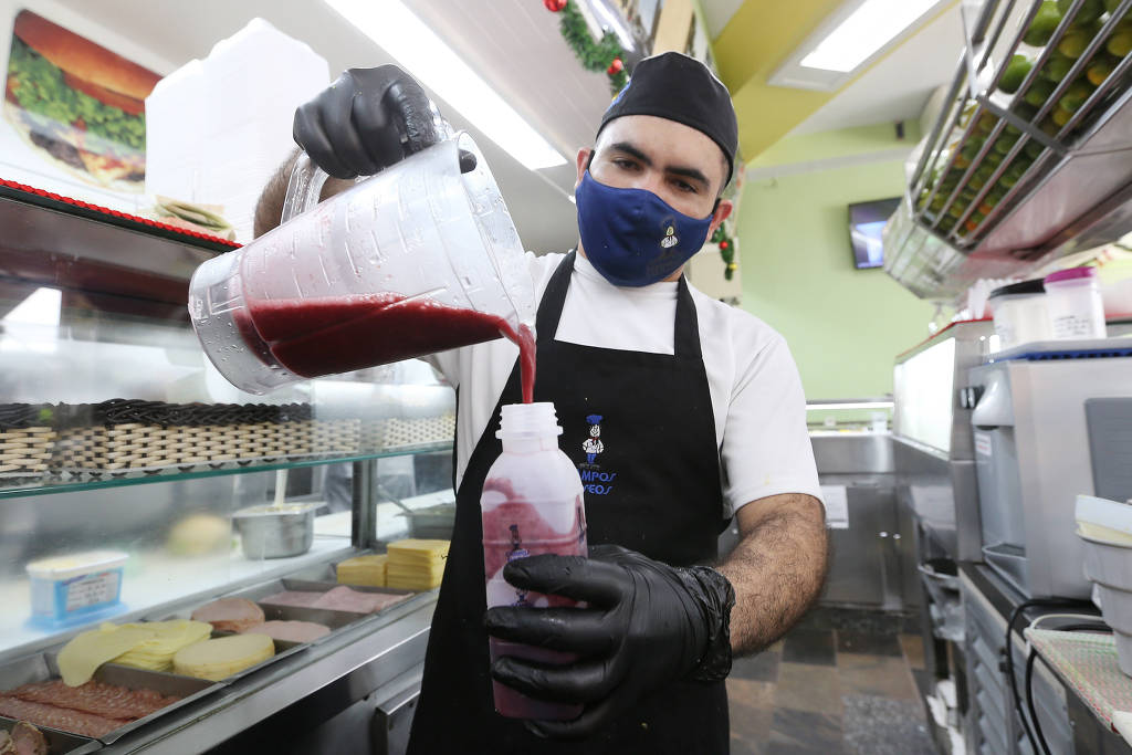 Bares e restaurantes avançam na retomada após impacto da pandemia 
