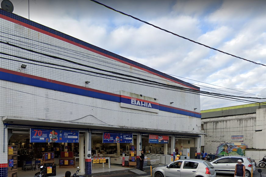 Quadrilha invade loja e troca tiros com a PM em Vicente de Carvalho